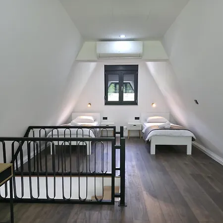 Daria Chalet *